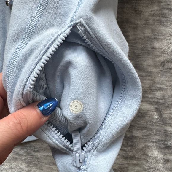 Lululemon Define Jacket *Luon
Colour Daydream
Size 8 - Picture 5 of 5